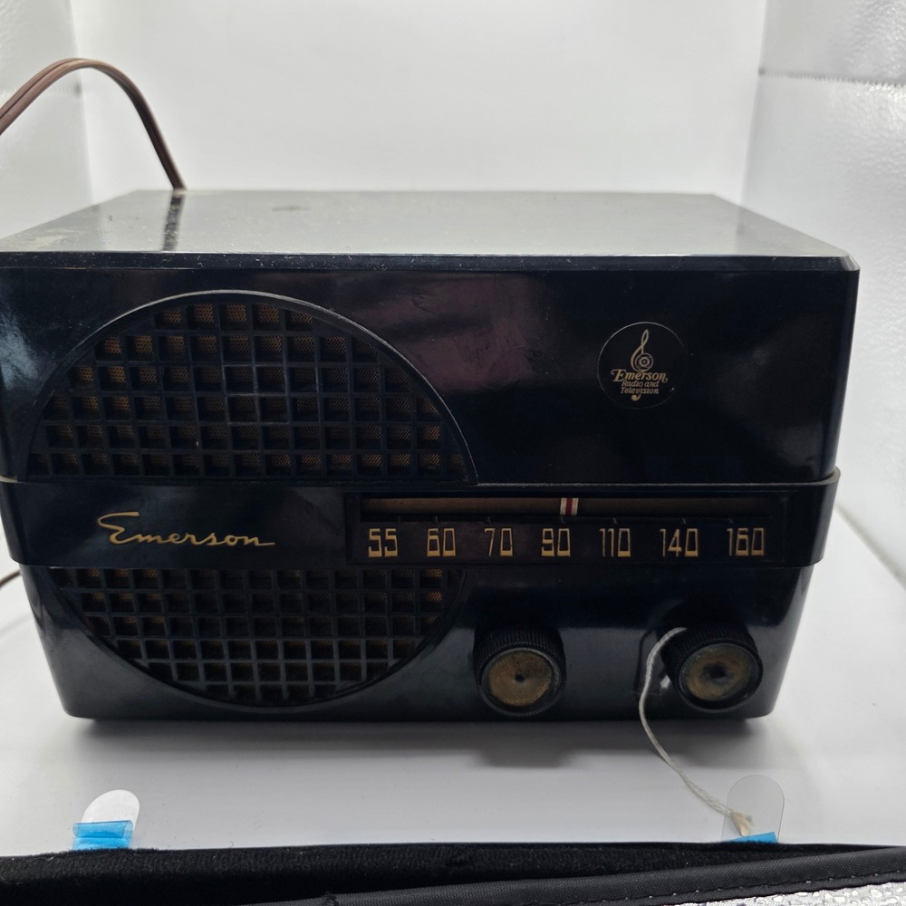 1950 Emerson Model 652 Black Bakelite AM Tube Radio Tested Working Vintage